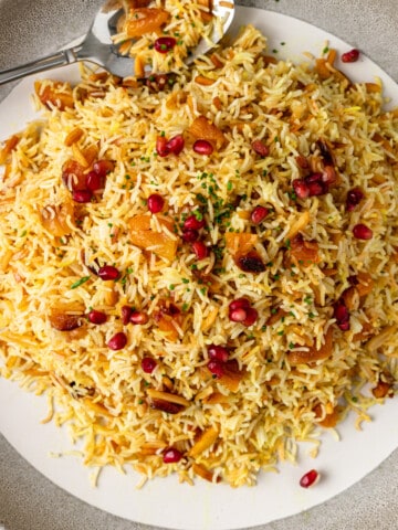 plate of persian saffron rice with apricots