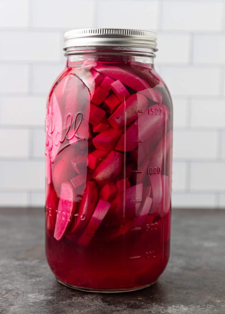 lebanese pickles in mason jar with brine