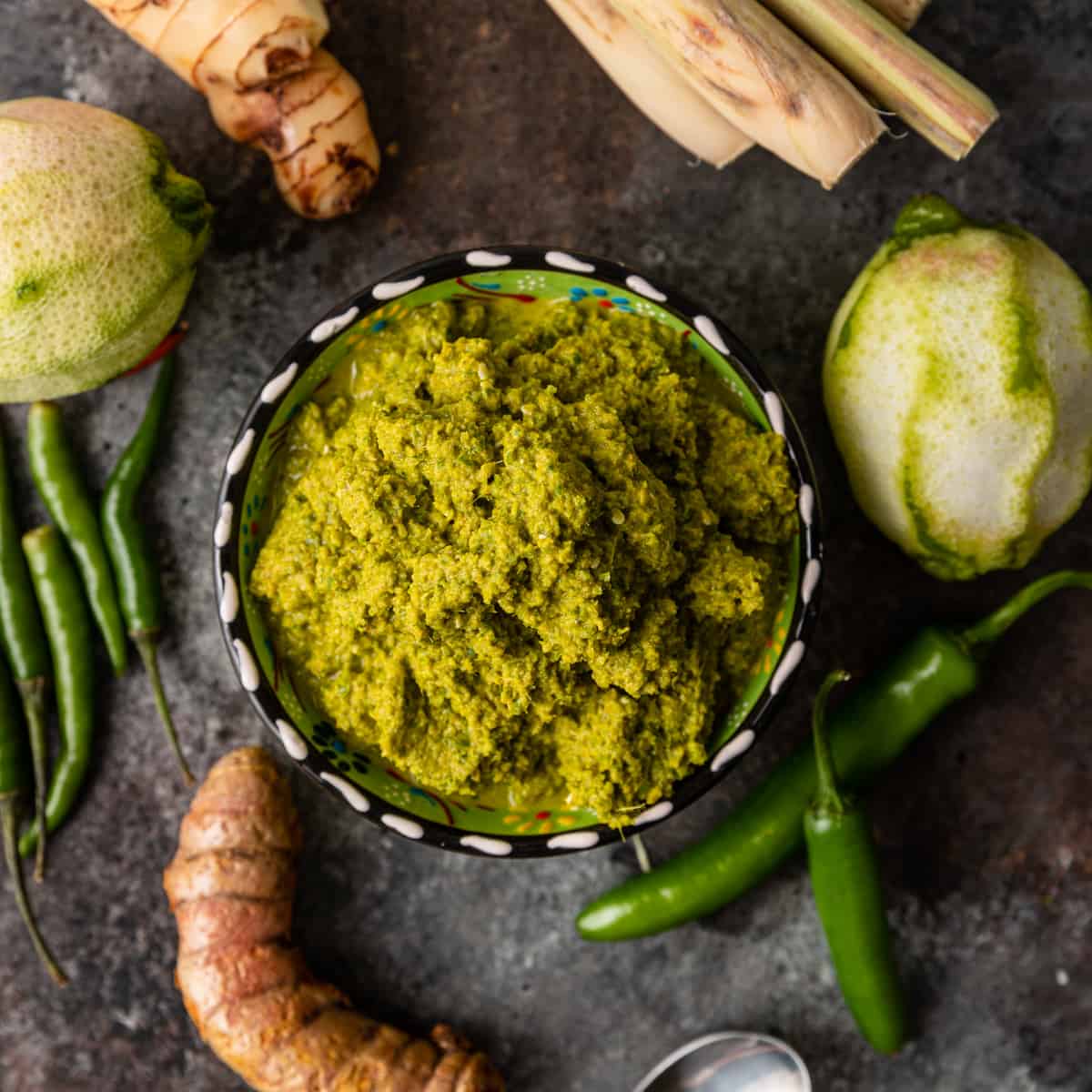thai green curry paste in bowl