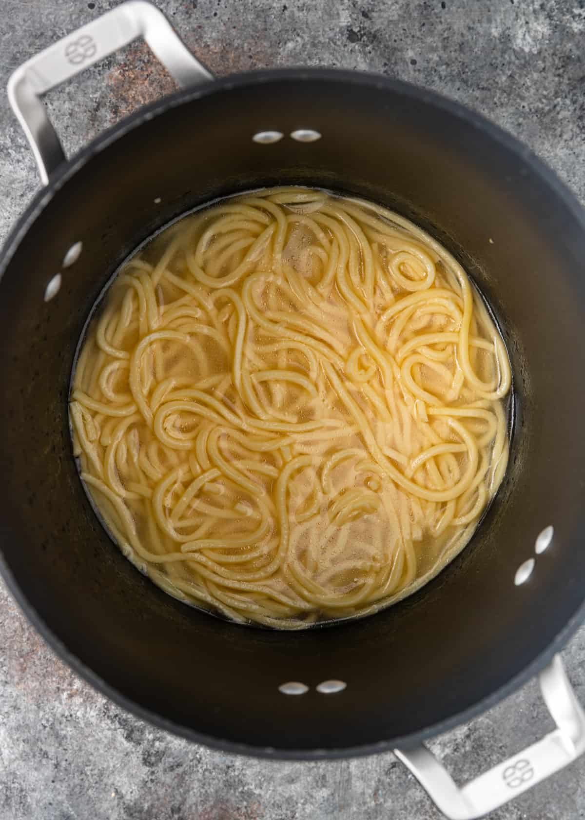 cooking lo mein noodles